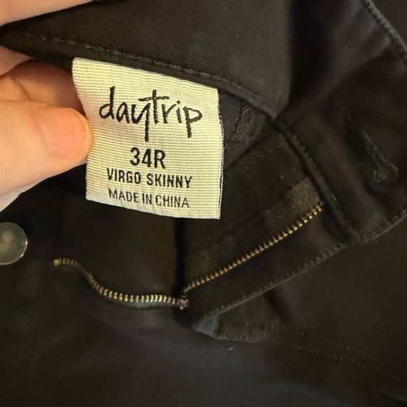 Daytrip from Buckle Black Virgo Skinny Jeans, Size 34 - Picture 2 of 4